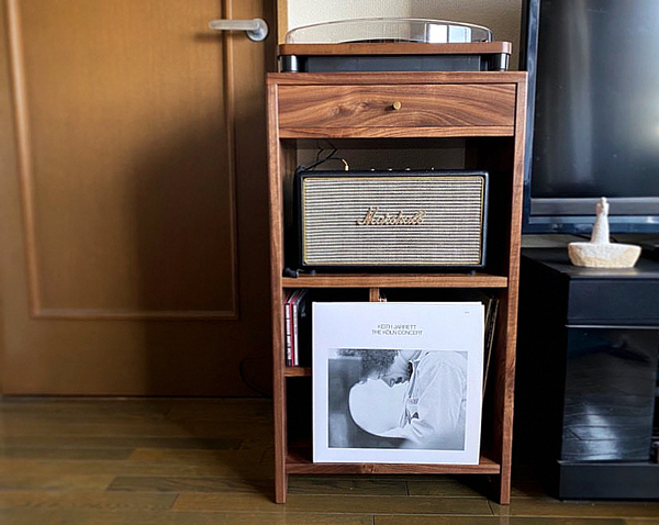 ウォルナット無垢の木のレコード棚